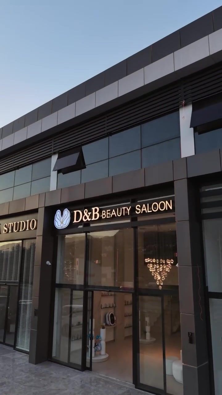 D&B Beauty Saloon girişi, Alsancak–Girne yolu, Gloria Jean's Coffee yanı